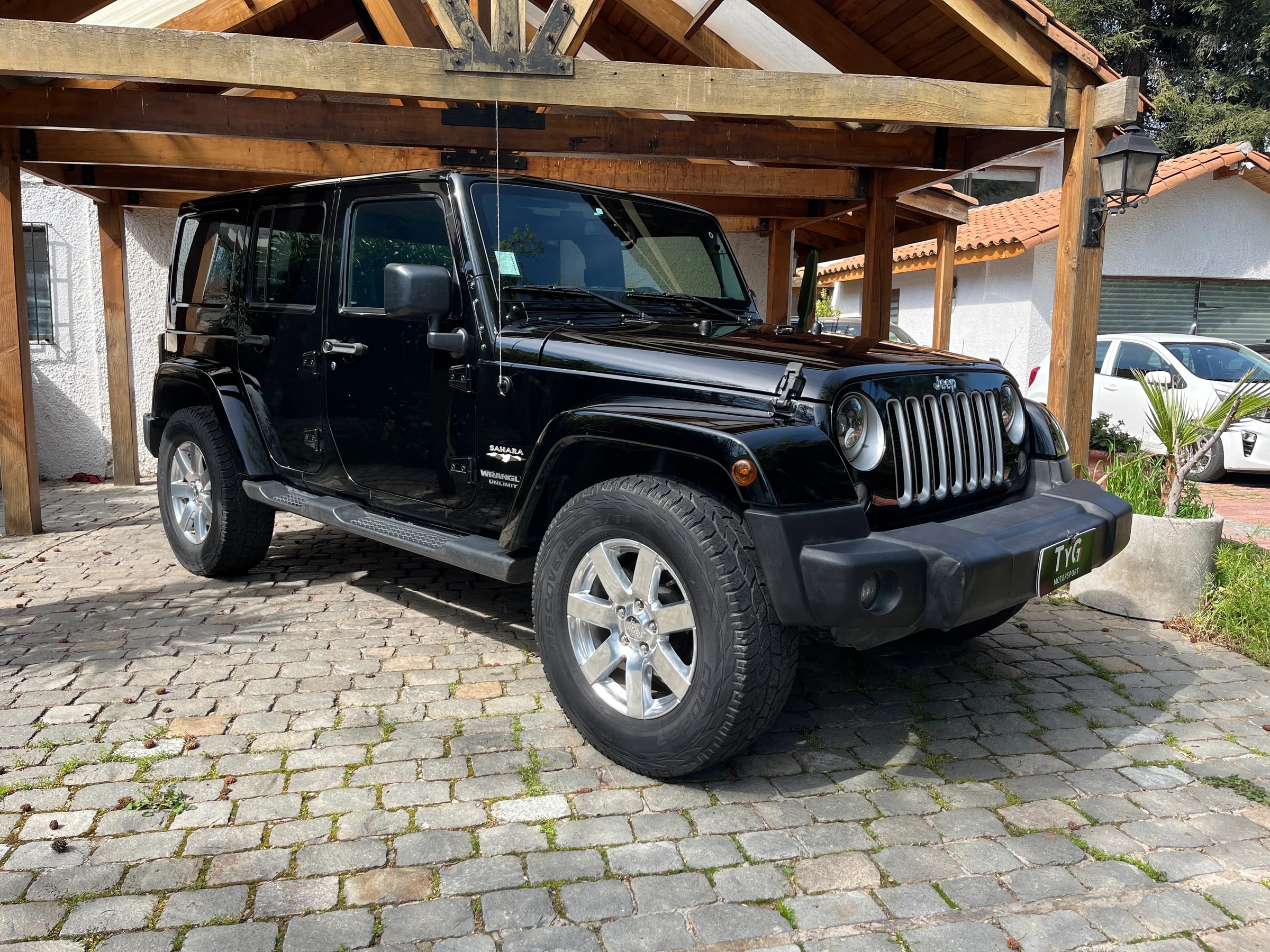 Jeep Wrangler Sahara - 1