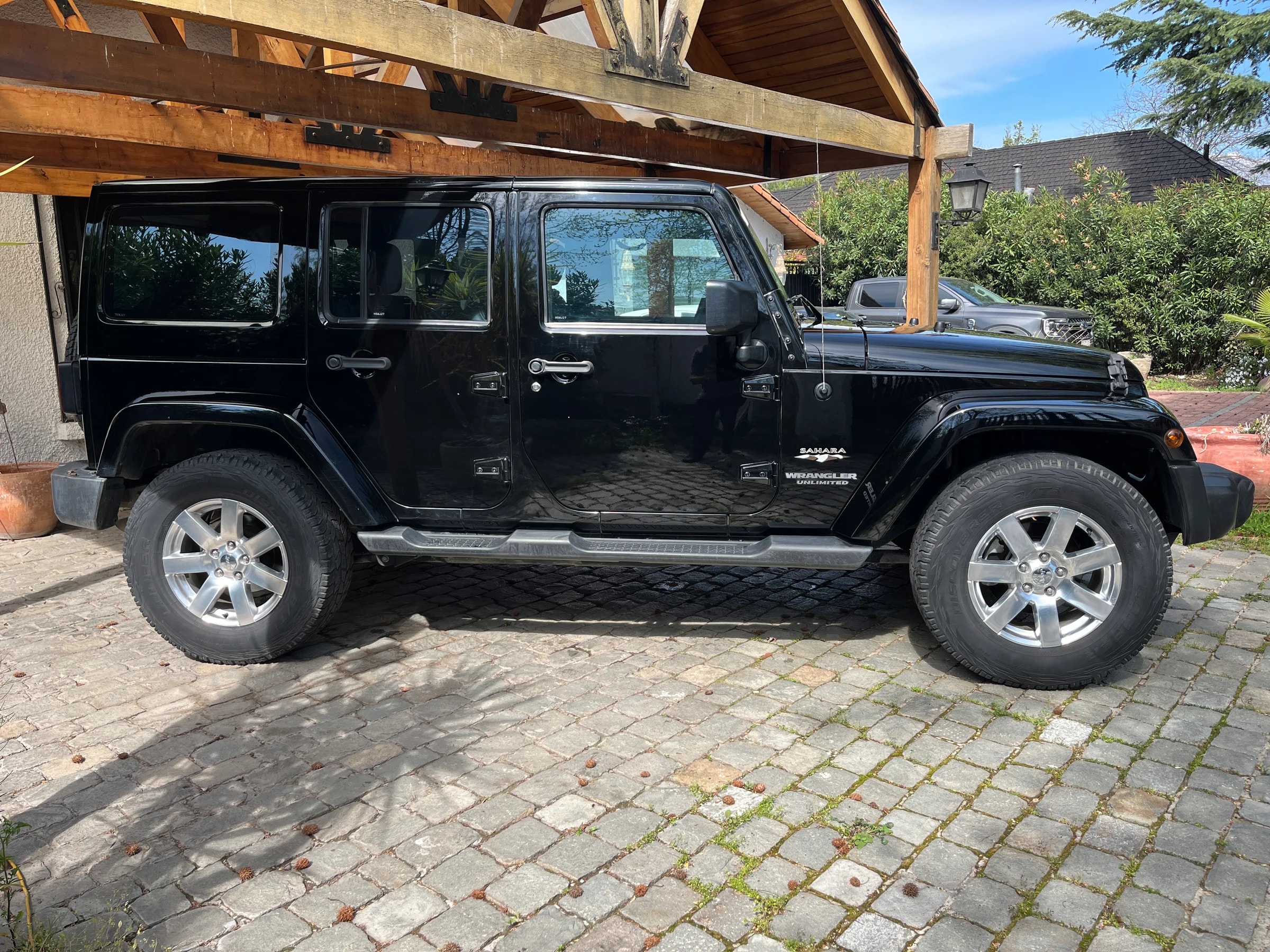 Jeep Wrangler Sahara - 8