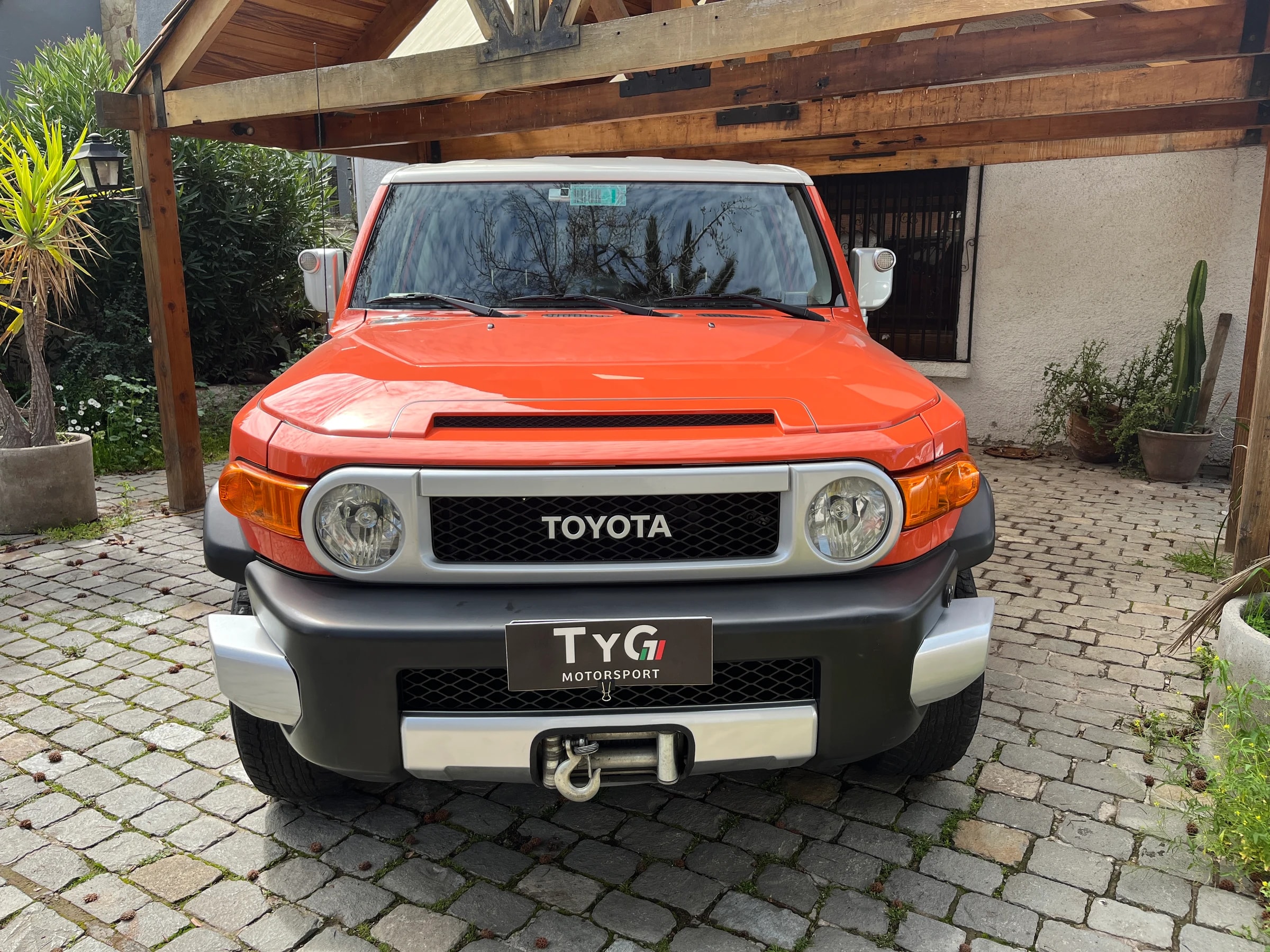 TOYOTA FJ Cruiser - 2